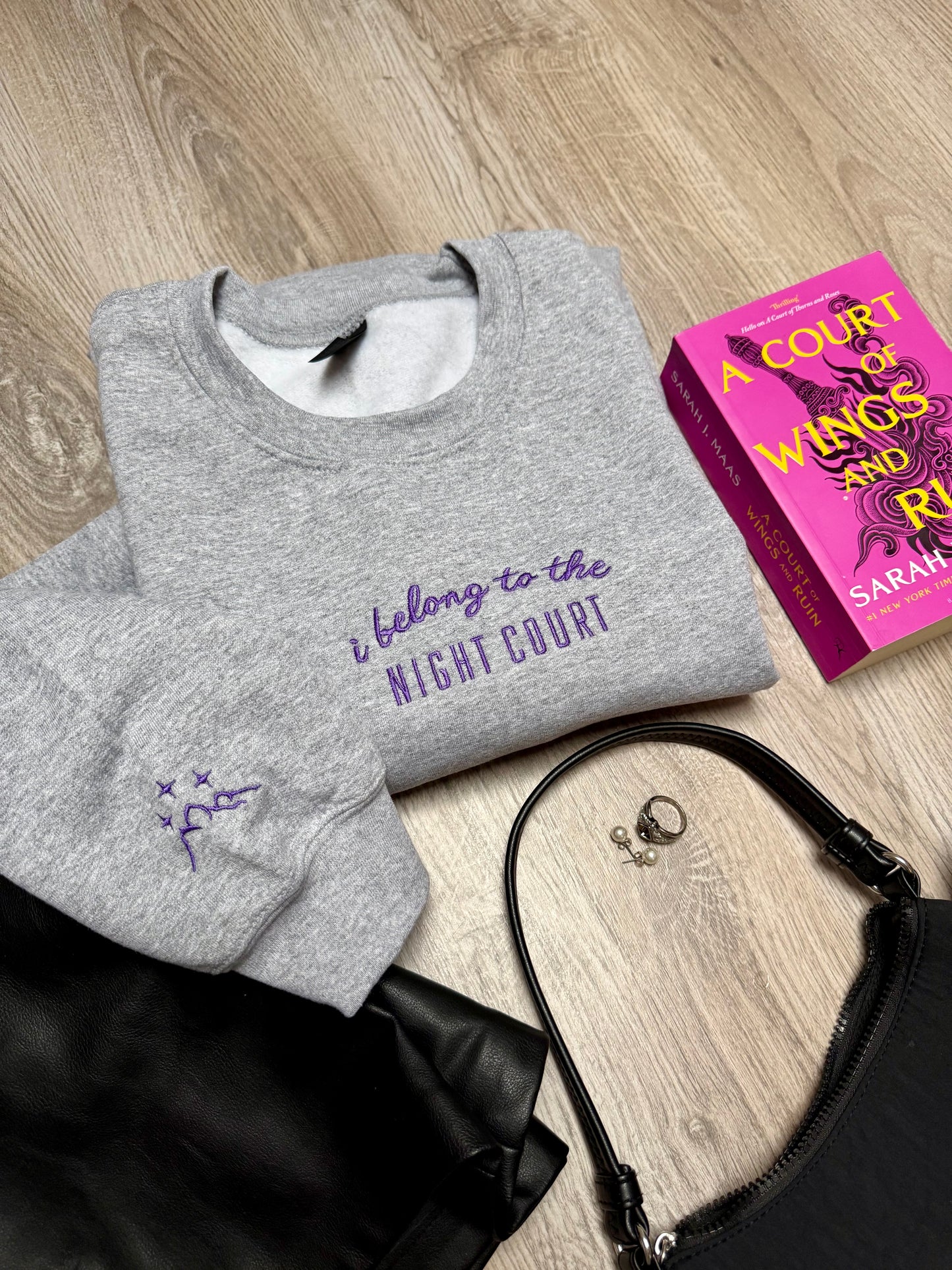 I belong to the night court - crewneck