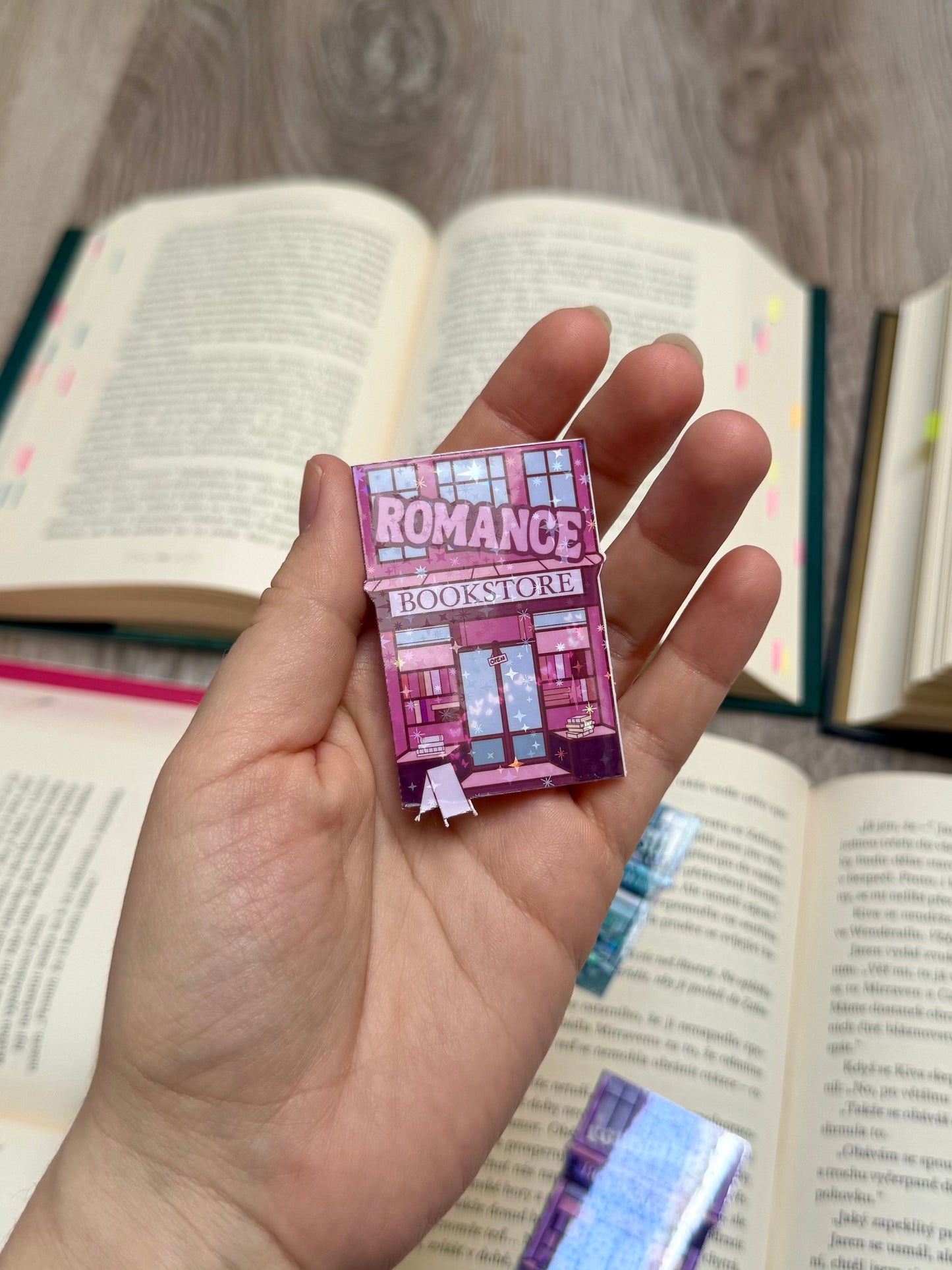 romance bookstore - laminovaná samolepka