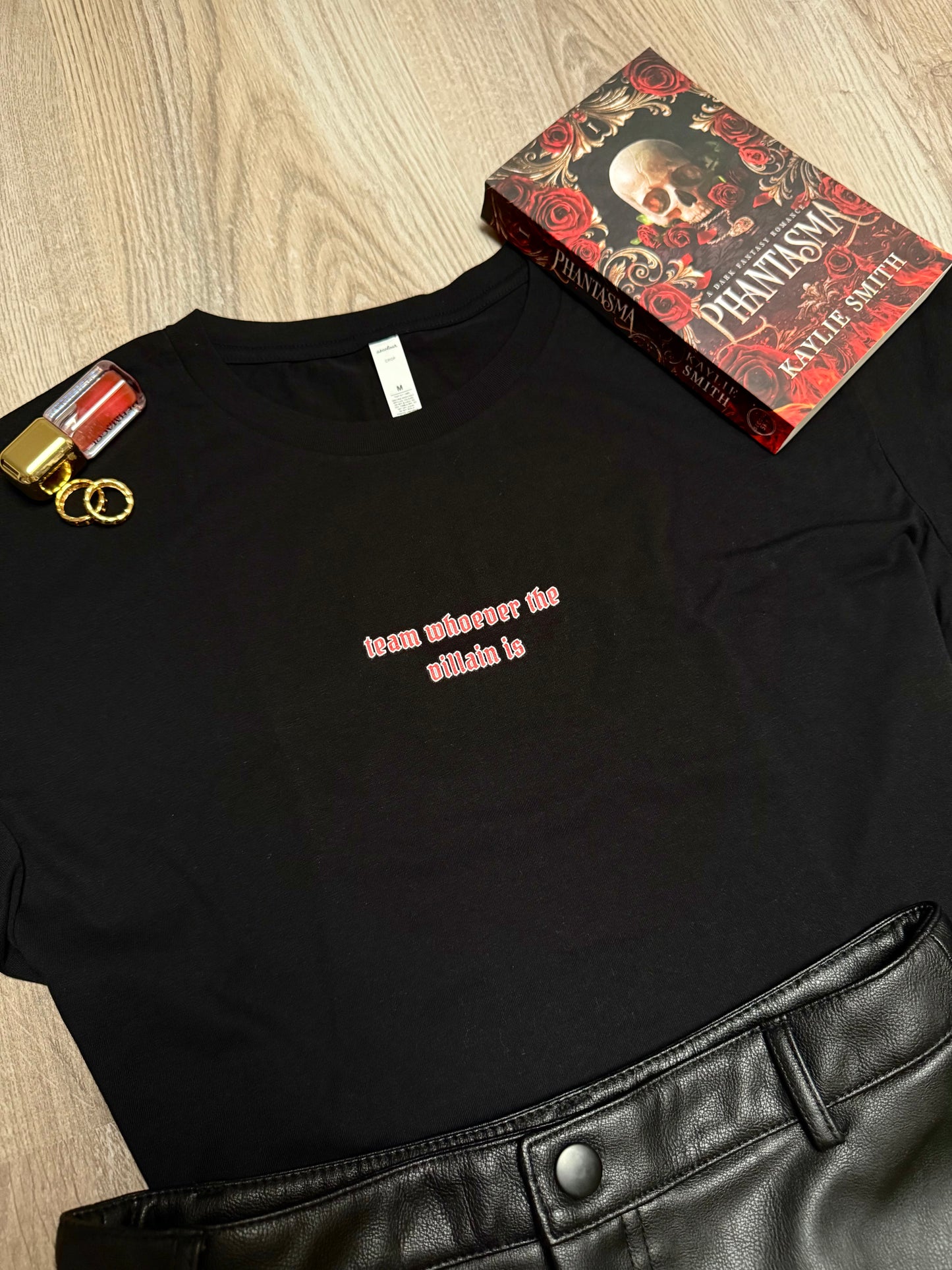 team villain - crop top