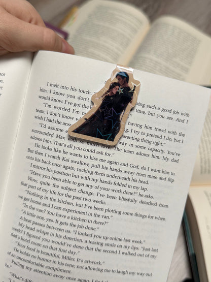 dragon riders hug - magnetic bookmark