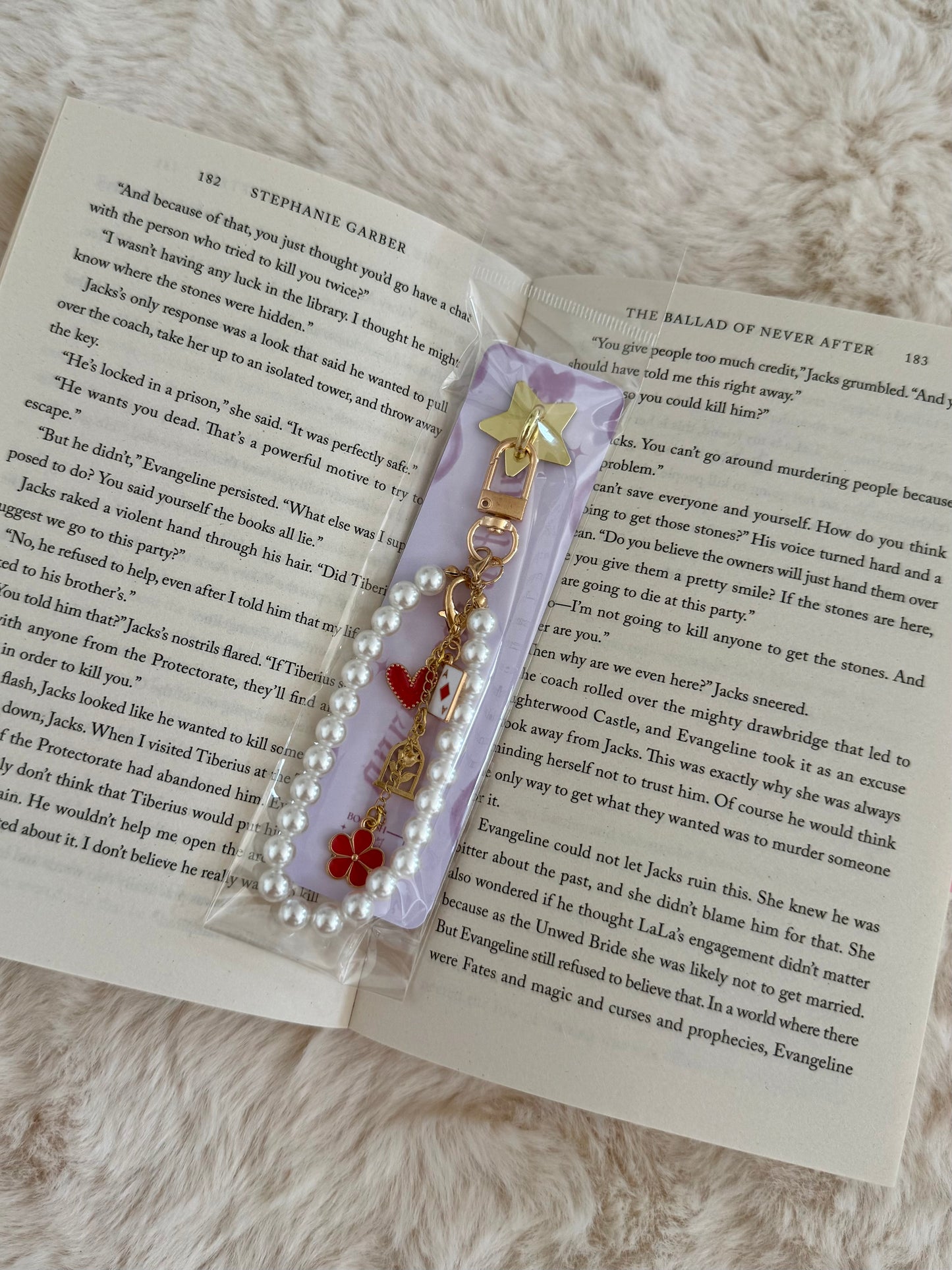 pearls and red - řetízek na čtečku