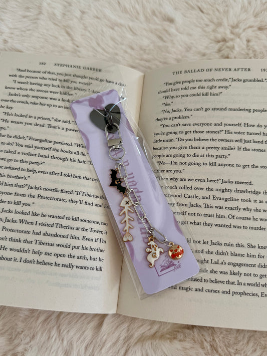 spooky - charm chain for e-reader