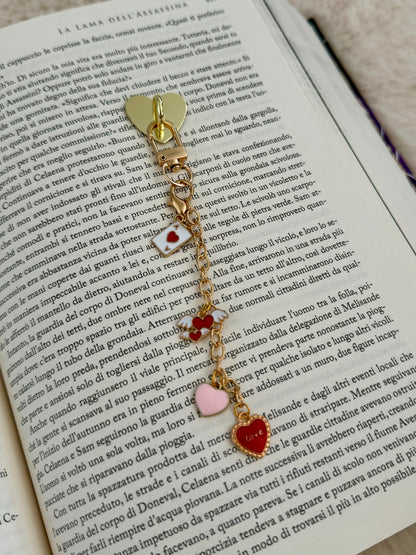 golden hearts - charm chain for e-reader